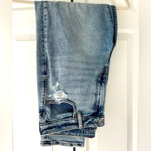 American Eagle Stretchy Mom Jeans